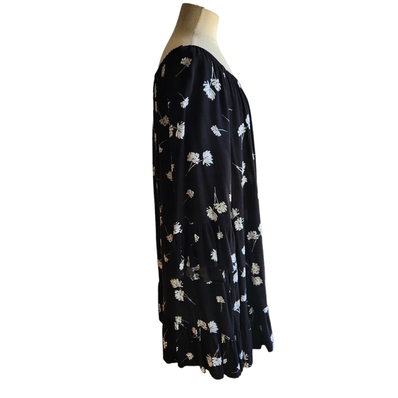 Black & White Flounce Hem Boho Mini Size Large - Picture 3 of 13